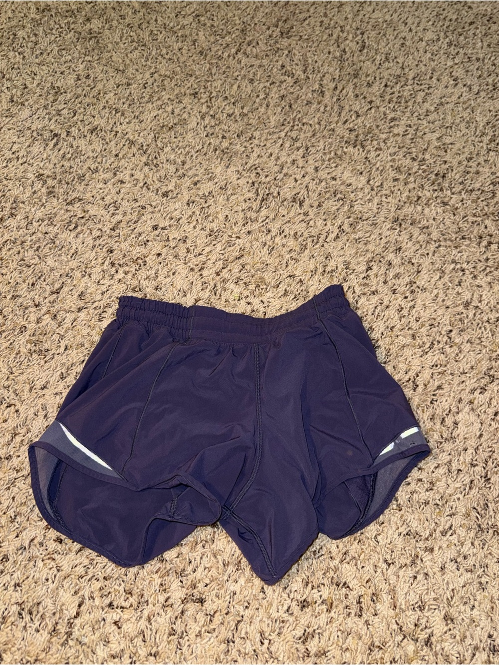 Lululemon Hottyhot short 2”